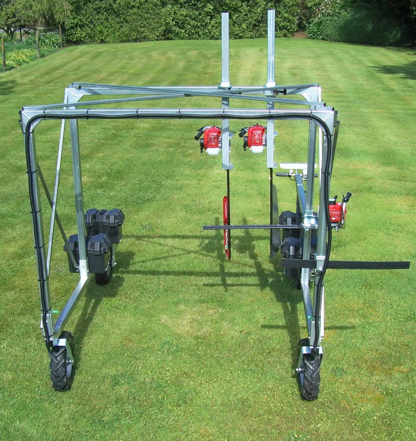 Straddle Trimmer Front